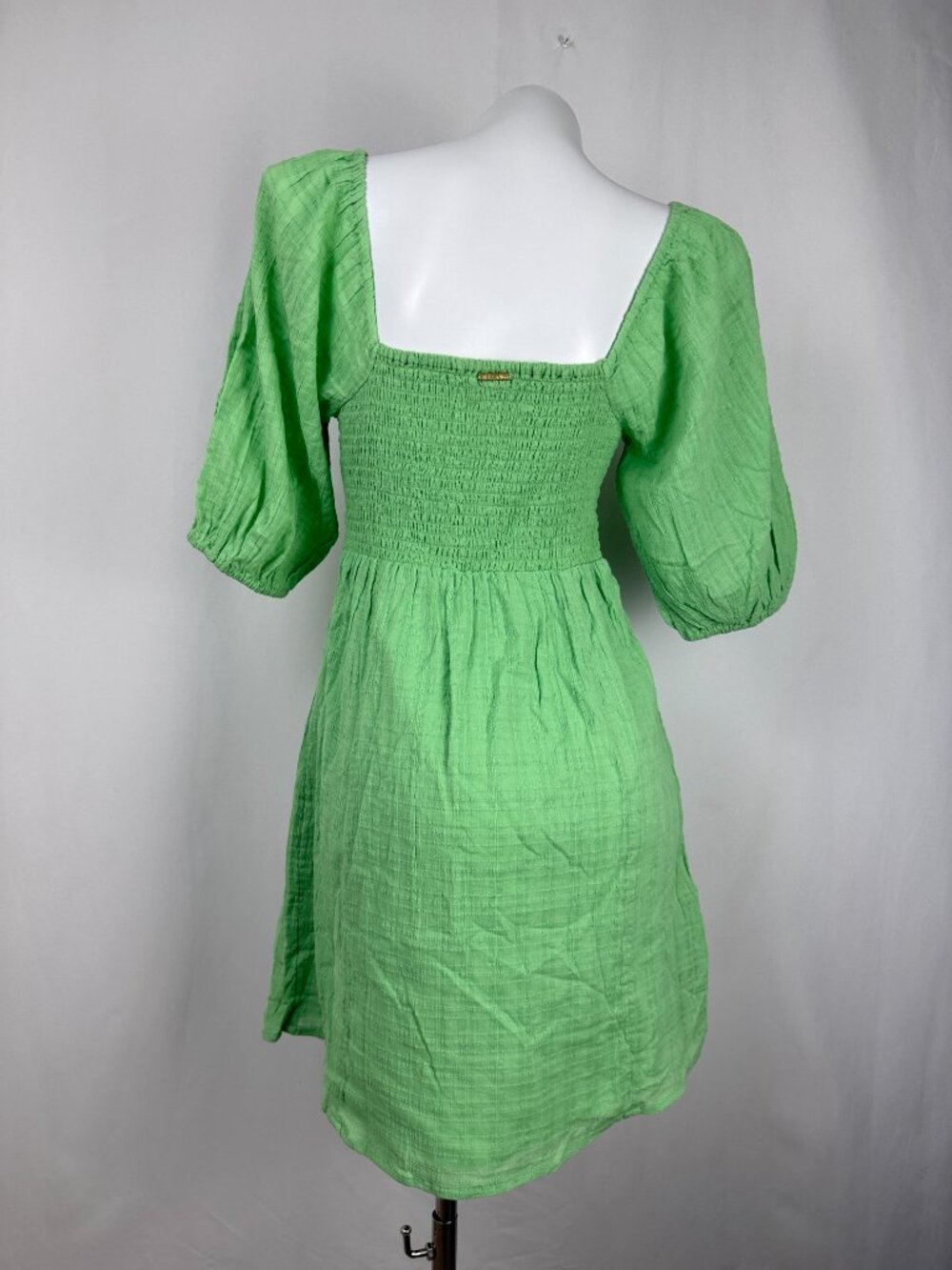 Billabong Green Puff Sleeve Smocked Keyhole Mini Dress Womens Size M Cotton - Picture 2 of 6